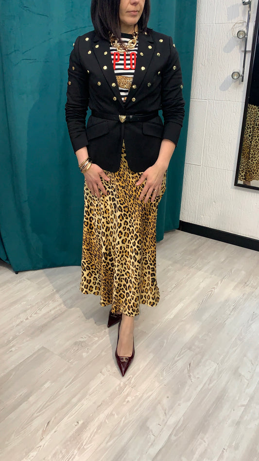Blazer Sagomato Nero Casual - Chic con Rifiniture Dorate Lola Casademunt