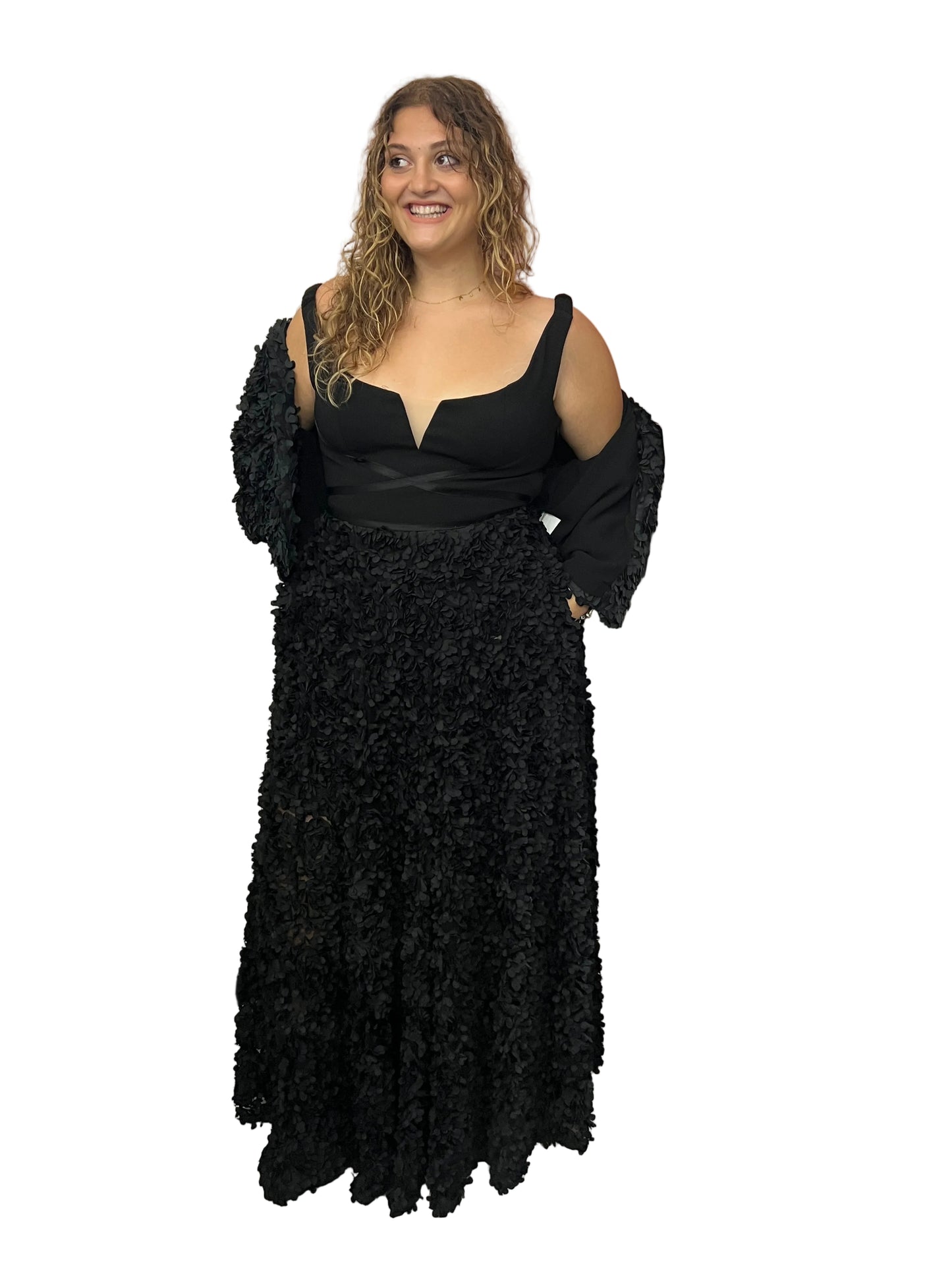 curvy con scialle abbinato): "Abito nero curvy EDAS con gonnellone a petali e scialle abbinato - cerimonia matrimonio gala"