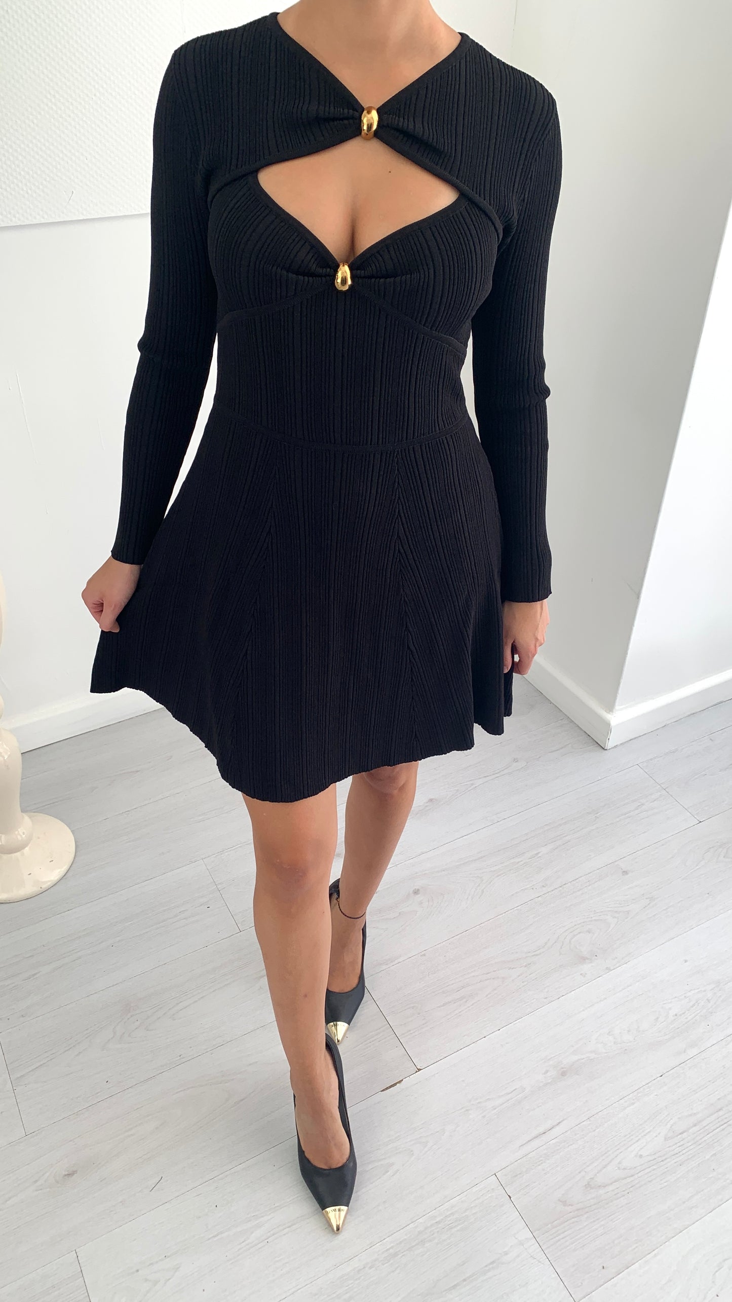 MARCIANO Abito in Maglia con Scollo Intrecciato con Bottoni