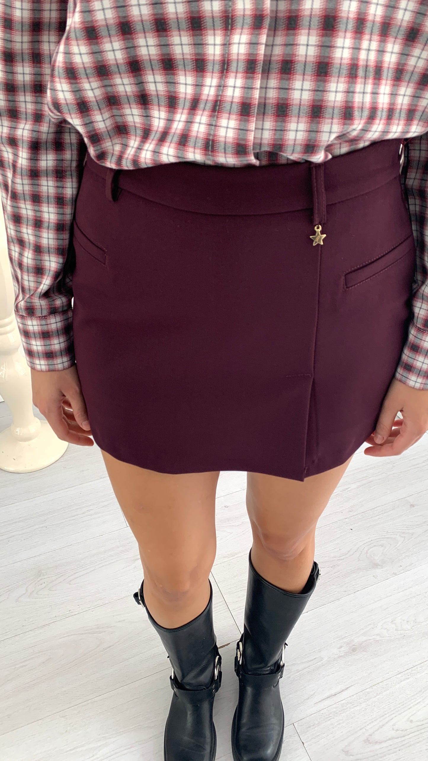 QUEGUAPA Shorts Flaminia