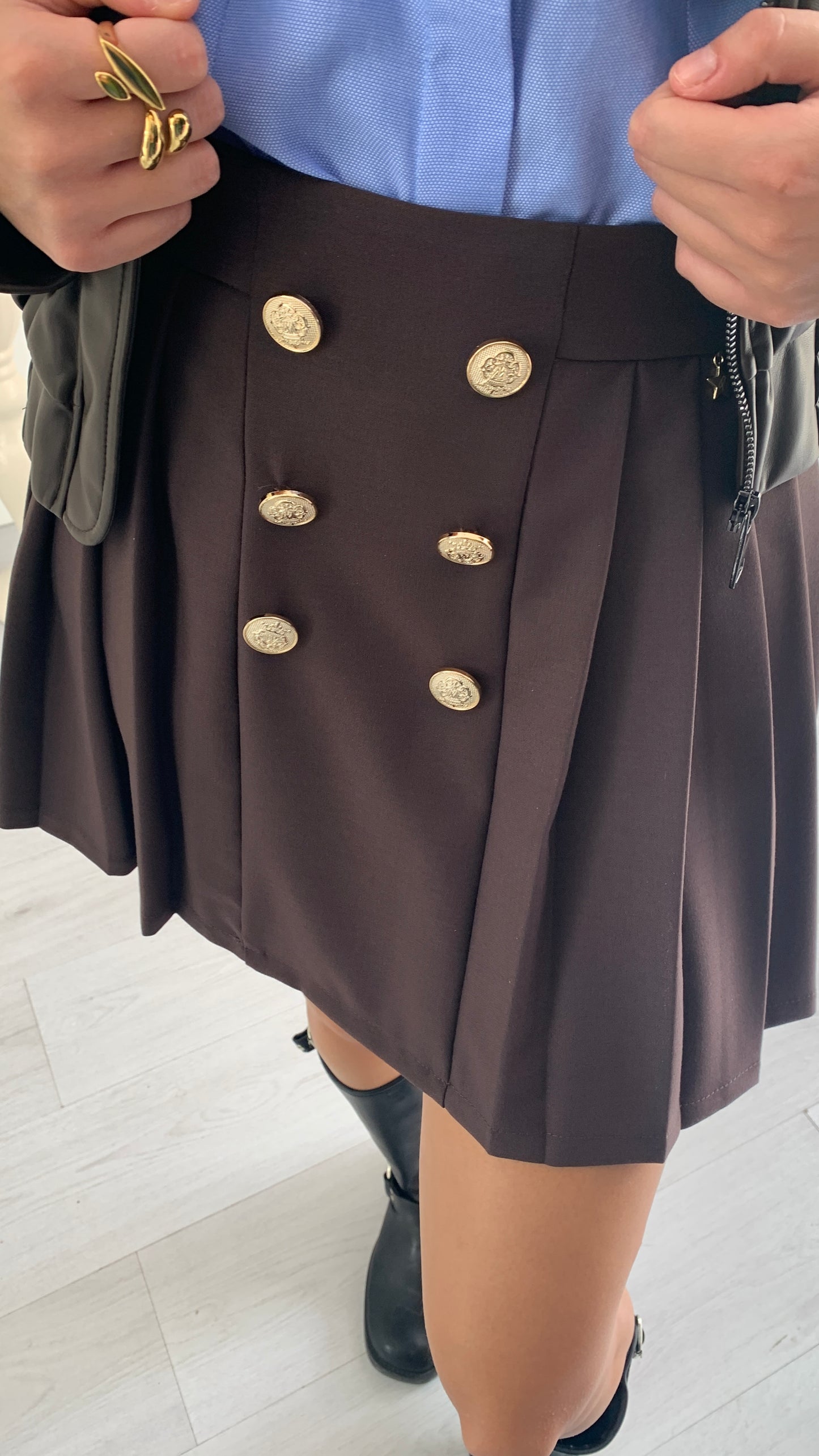 QUEGUAPA Gonna Desirè a Pieghe con Bottoni