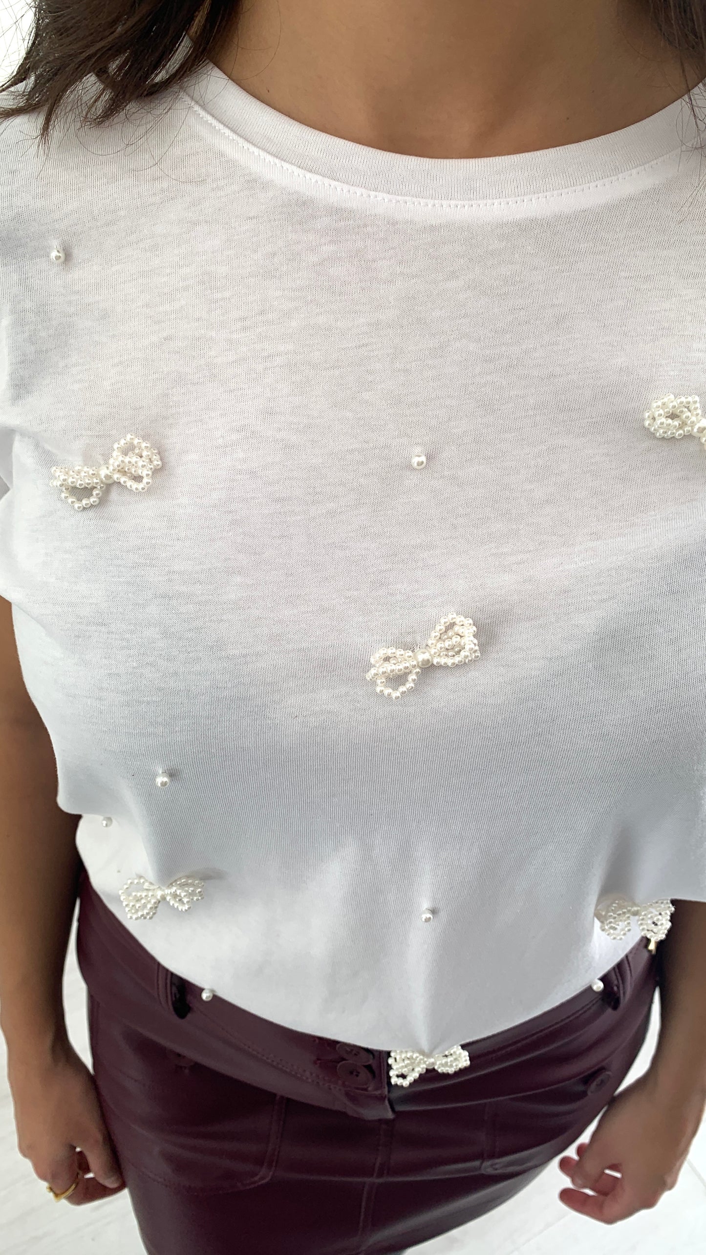 QUEGUAPA T-Shirt Tecla con Fiocchi