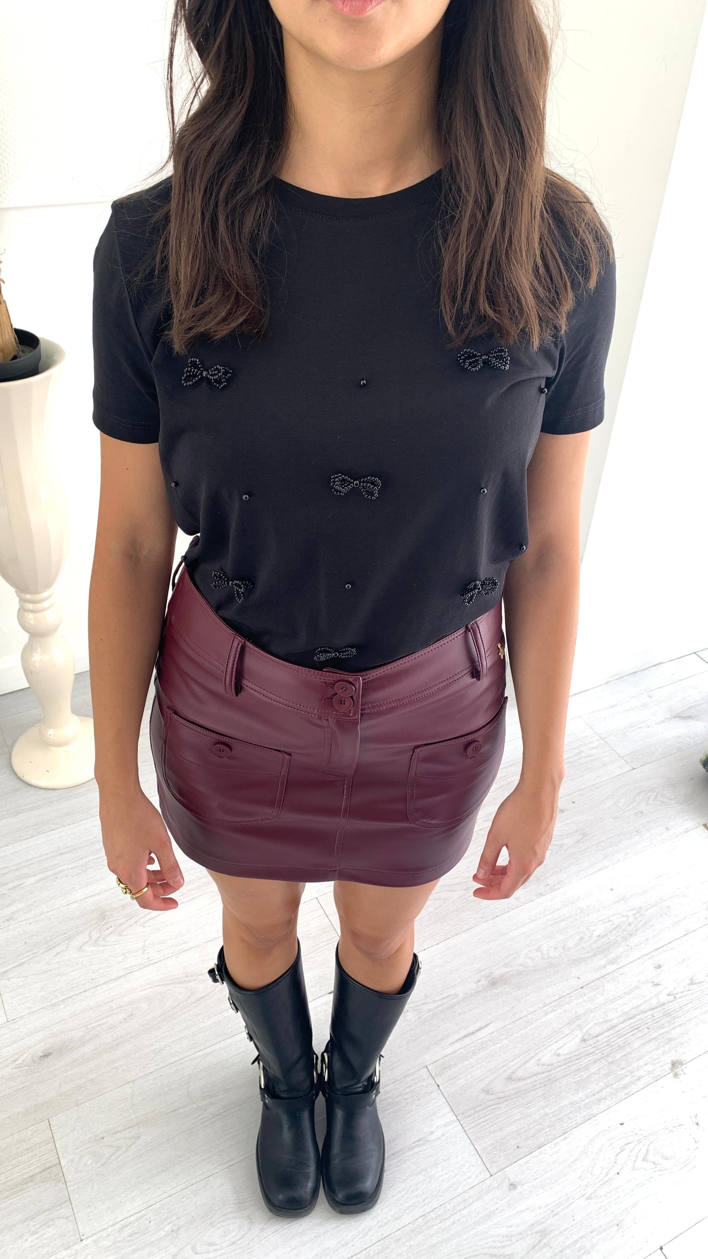 QUEGUAPA T-Shirt Tecla con Fiocchi