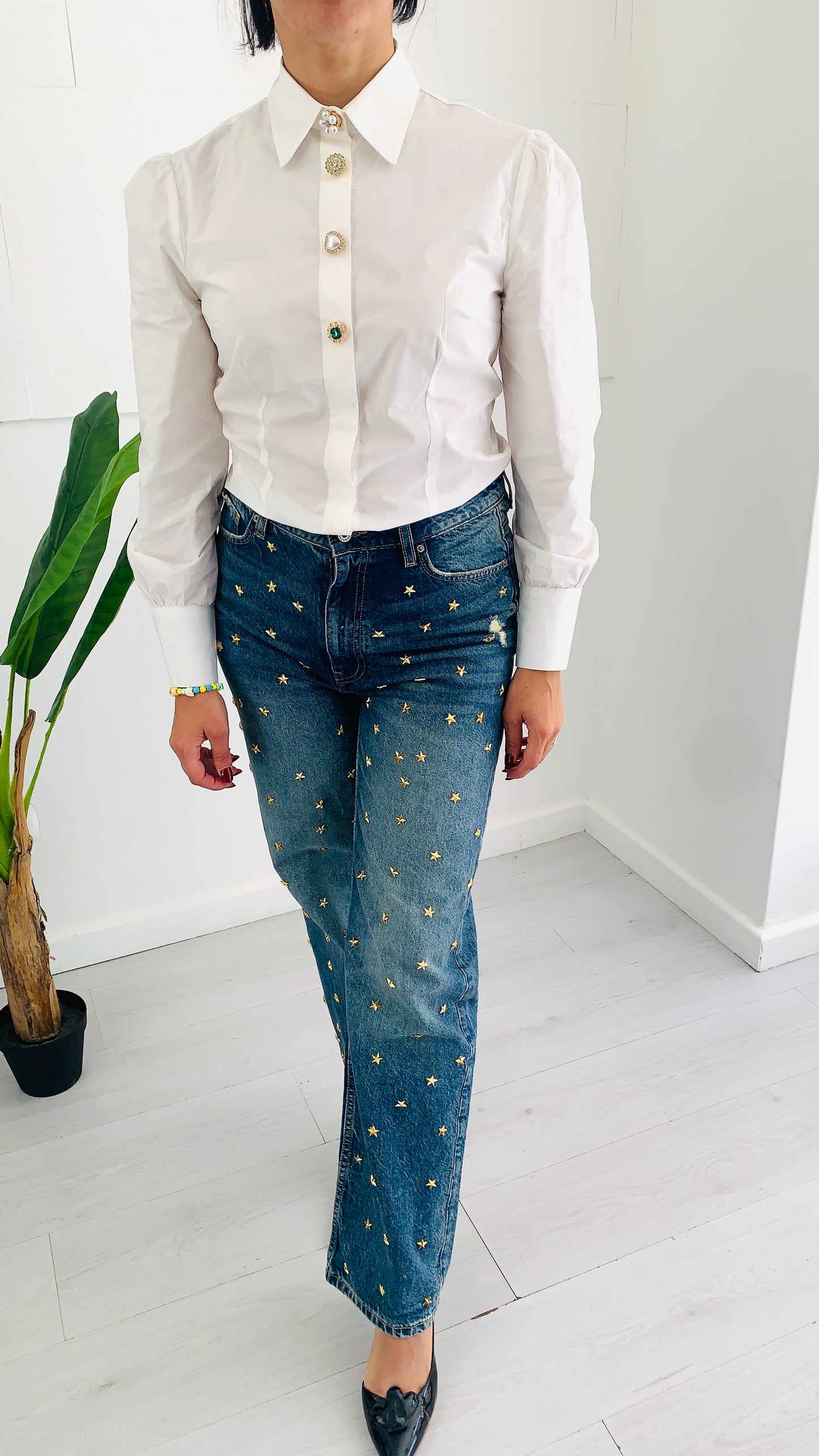 QUEGUAPA Camicia Bianca con Bottoni Luxury