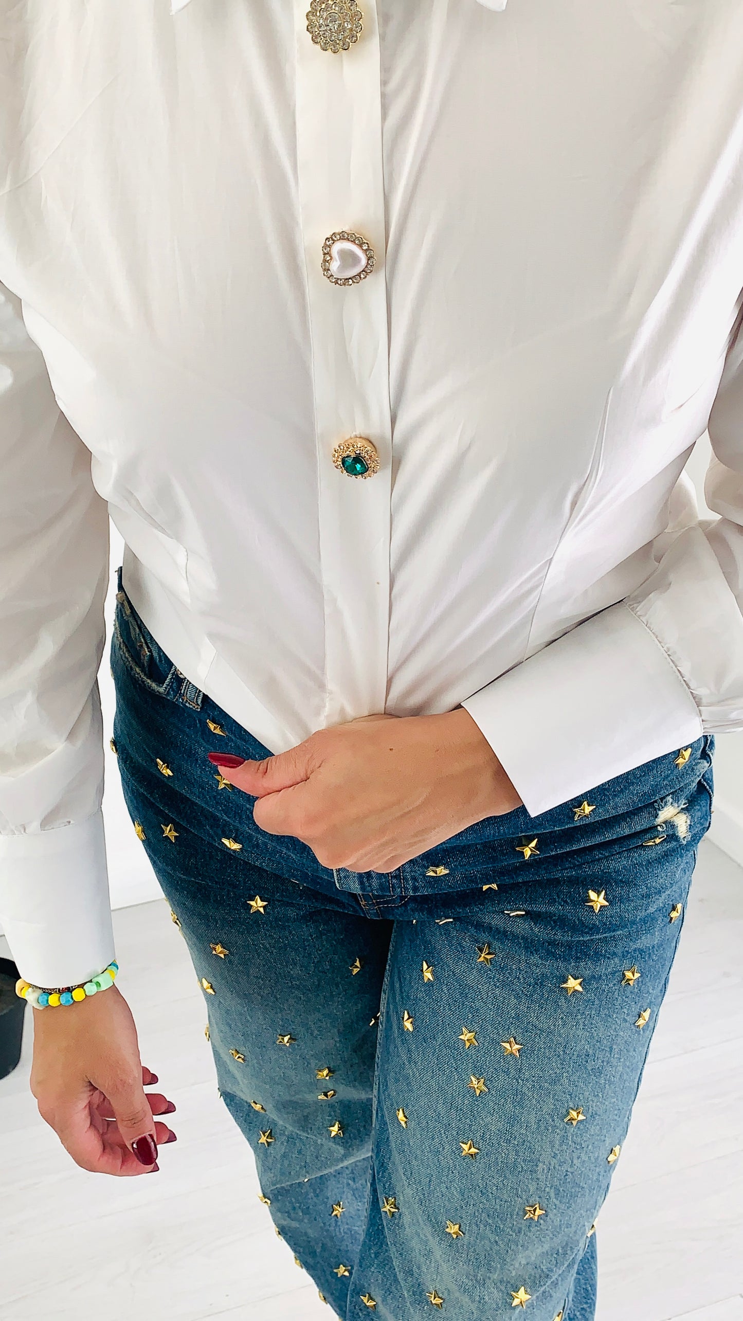 QUEGUAPA Camicia Bianca con Bottoni Luxury