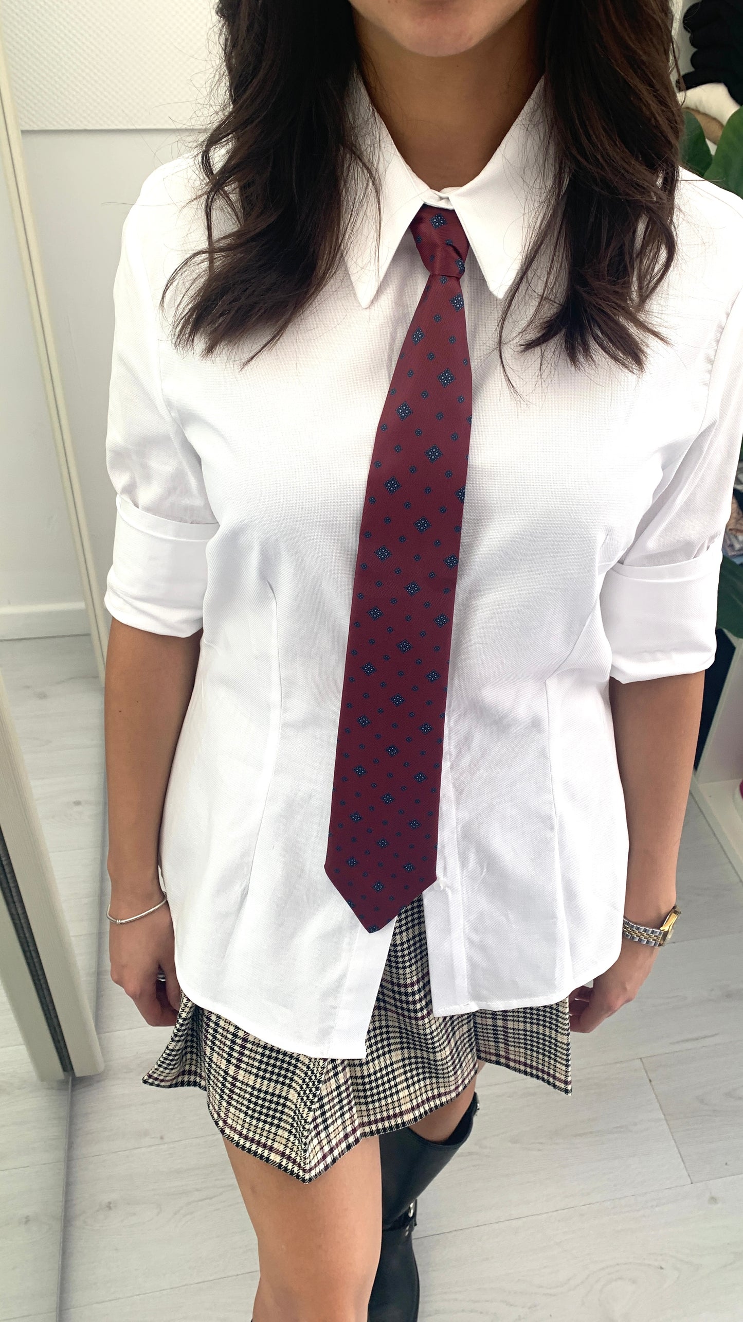 QUEGUAPA Camicia Zoe con Cravatta