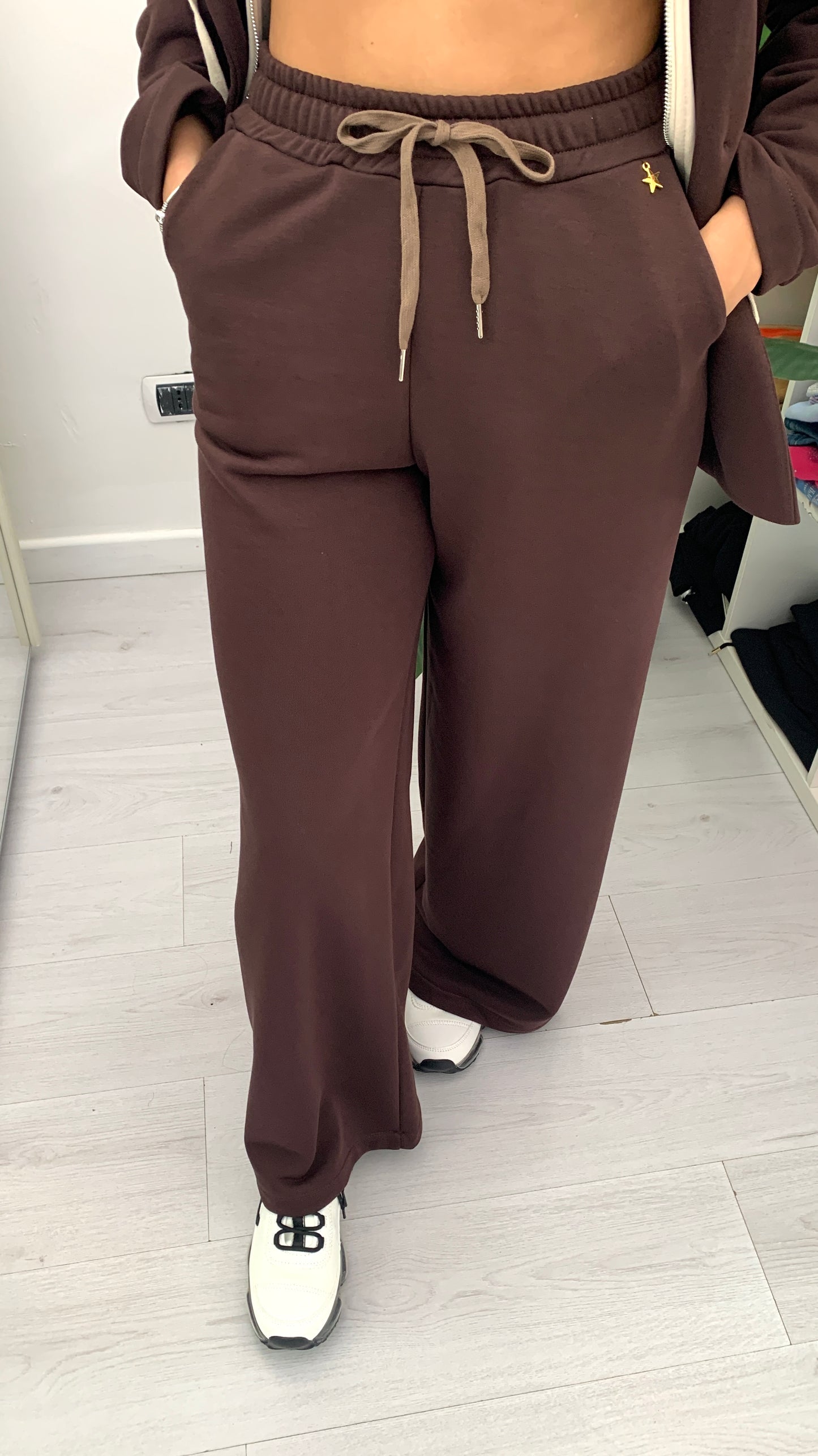 QUEGUAPA Tuta Modello Tailleur