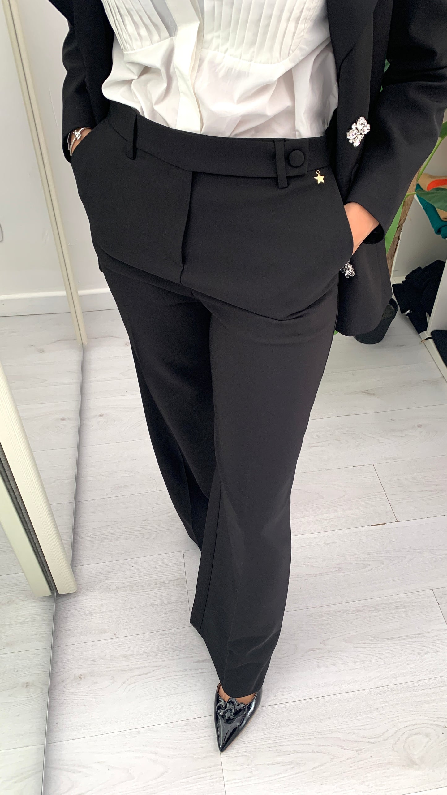 QUEGUAPA Tailleur con Applicazione