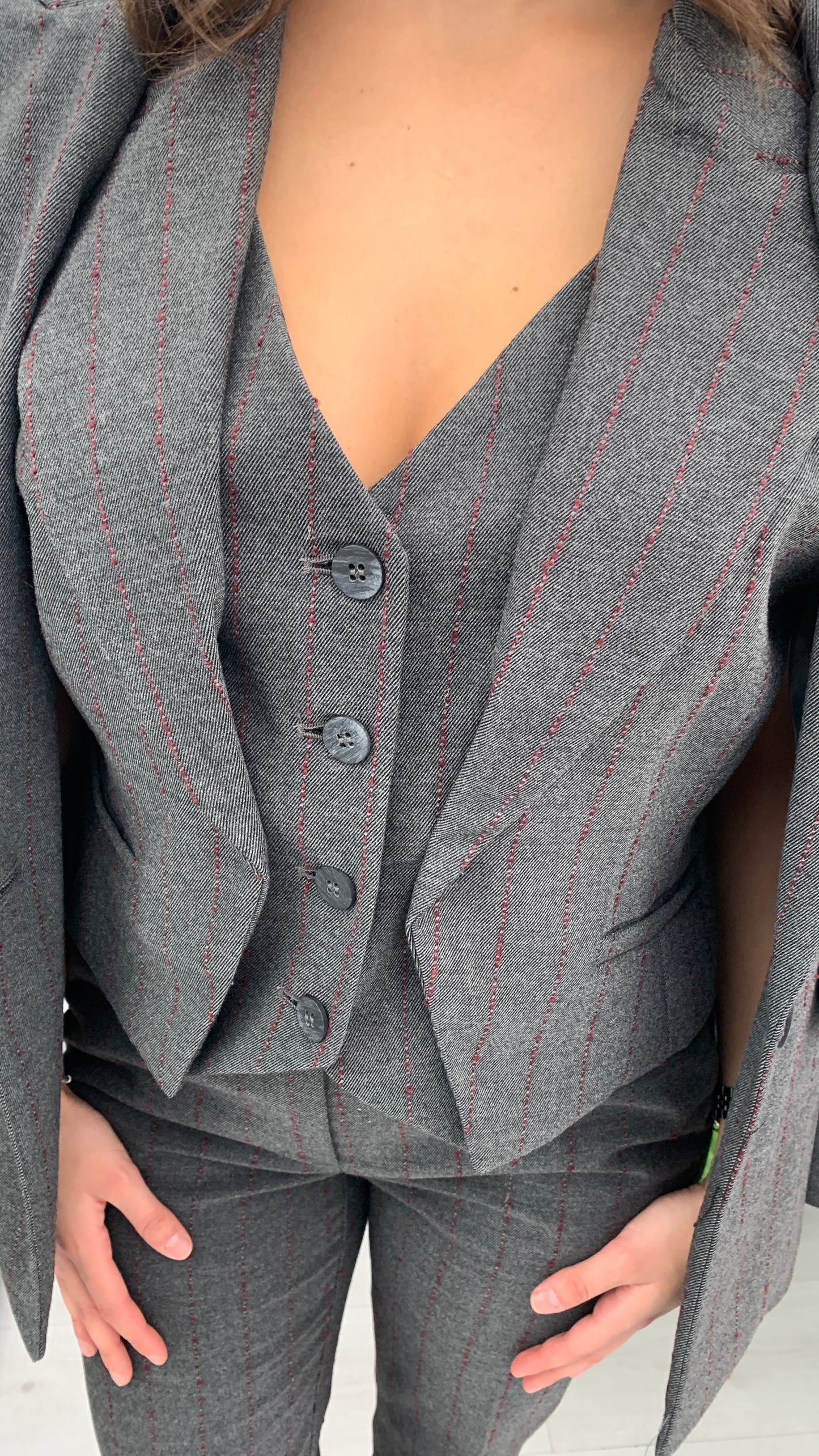 QUEGUAPA Gilet Cindy Rigato Bordeaux