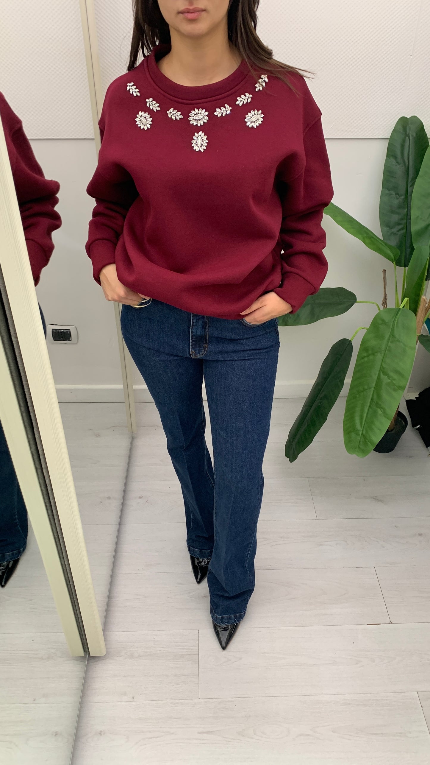 QUEGUAPA Felpa Manuela con Applicazioni