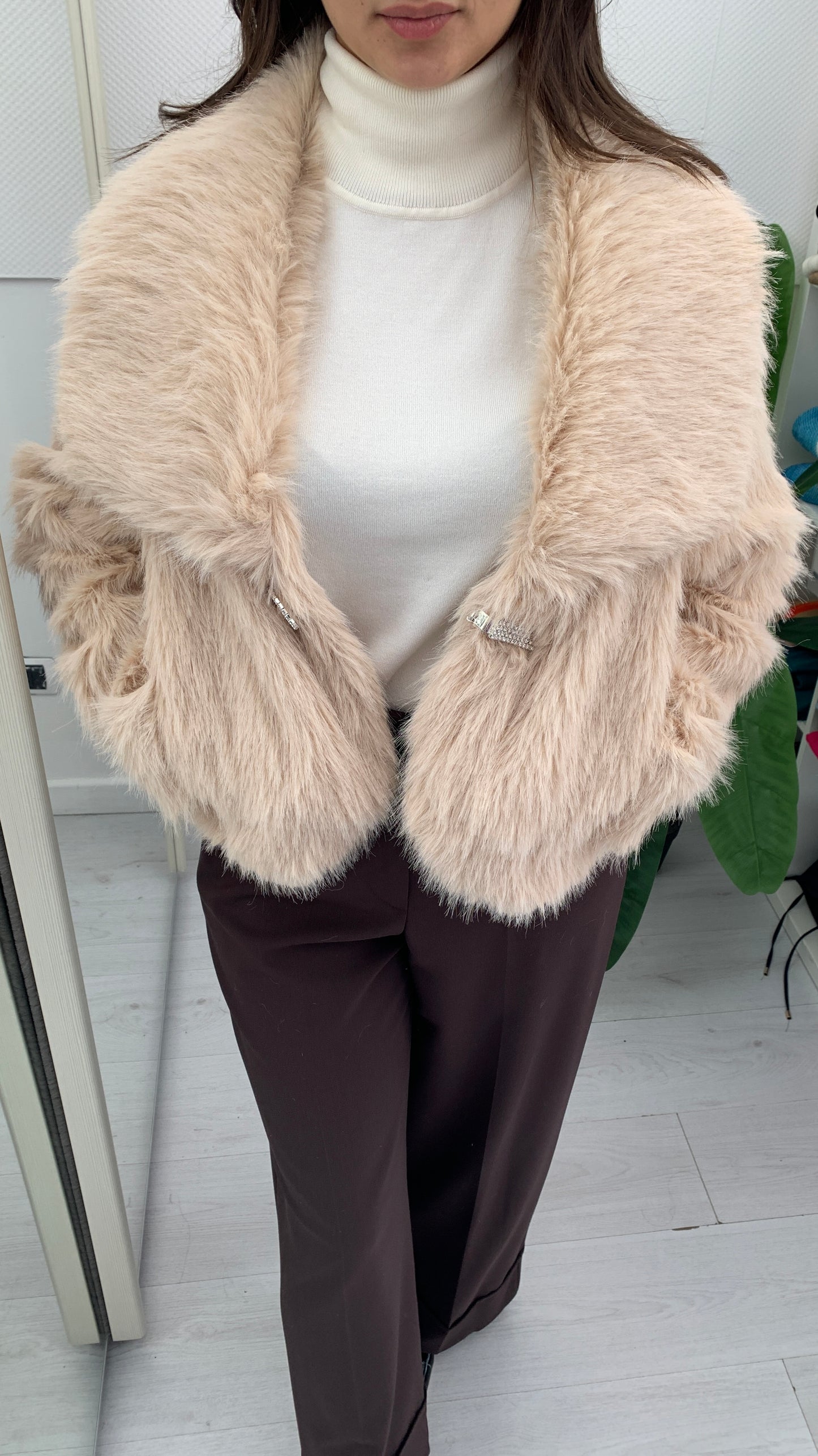 DENNY ROSE Giacca Pelliccia con Bottone Gioiello