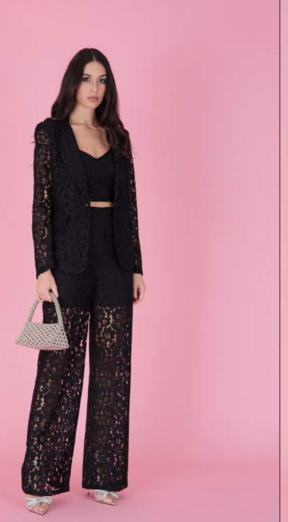 QUEGUAPA Pantalone Zampa in Pizzo con Culotte