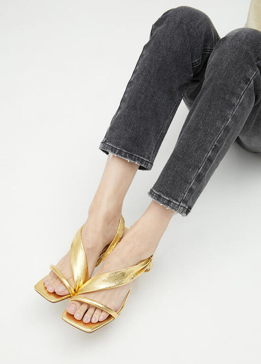 LOLA CASADEMUNT sandalo dorato con Fasce Metallizzate